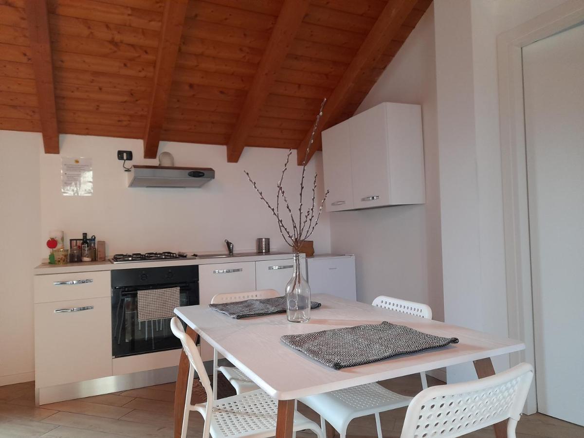 A Casa Di Sole Apartment Arese Bagian luar foto