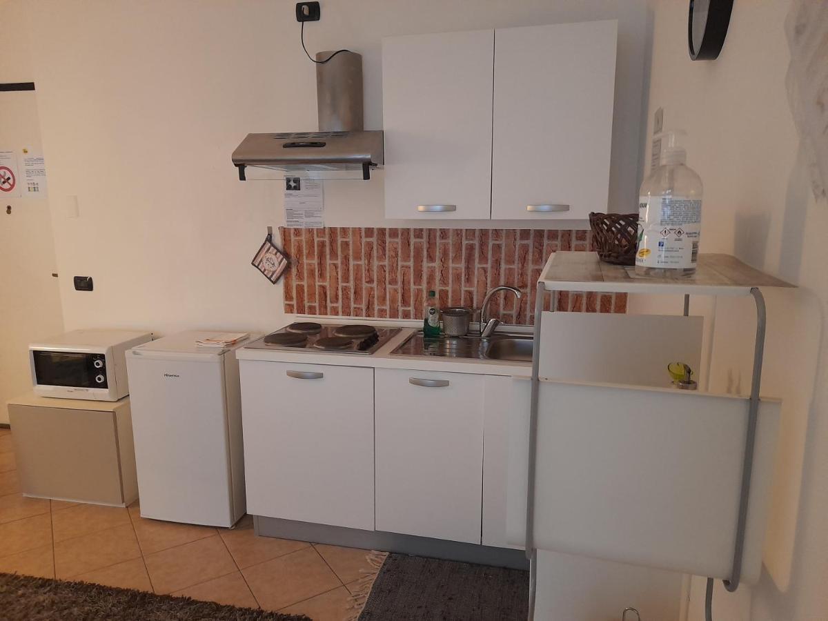 A Casa Di Sole Apartment Arese Bagian luar foto