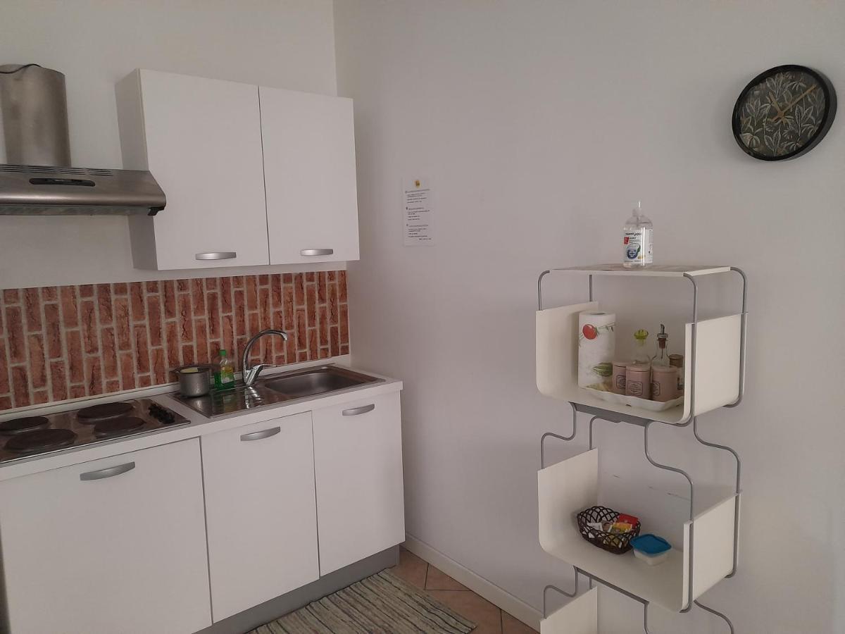 A Casa Di Sole Apartment Arese Bagian luar foto