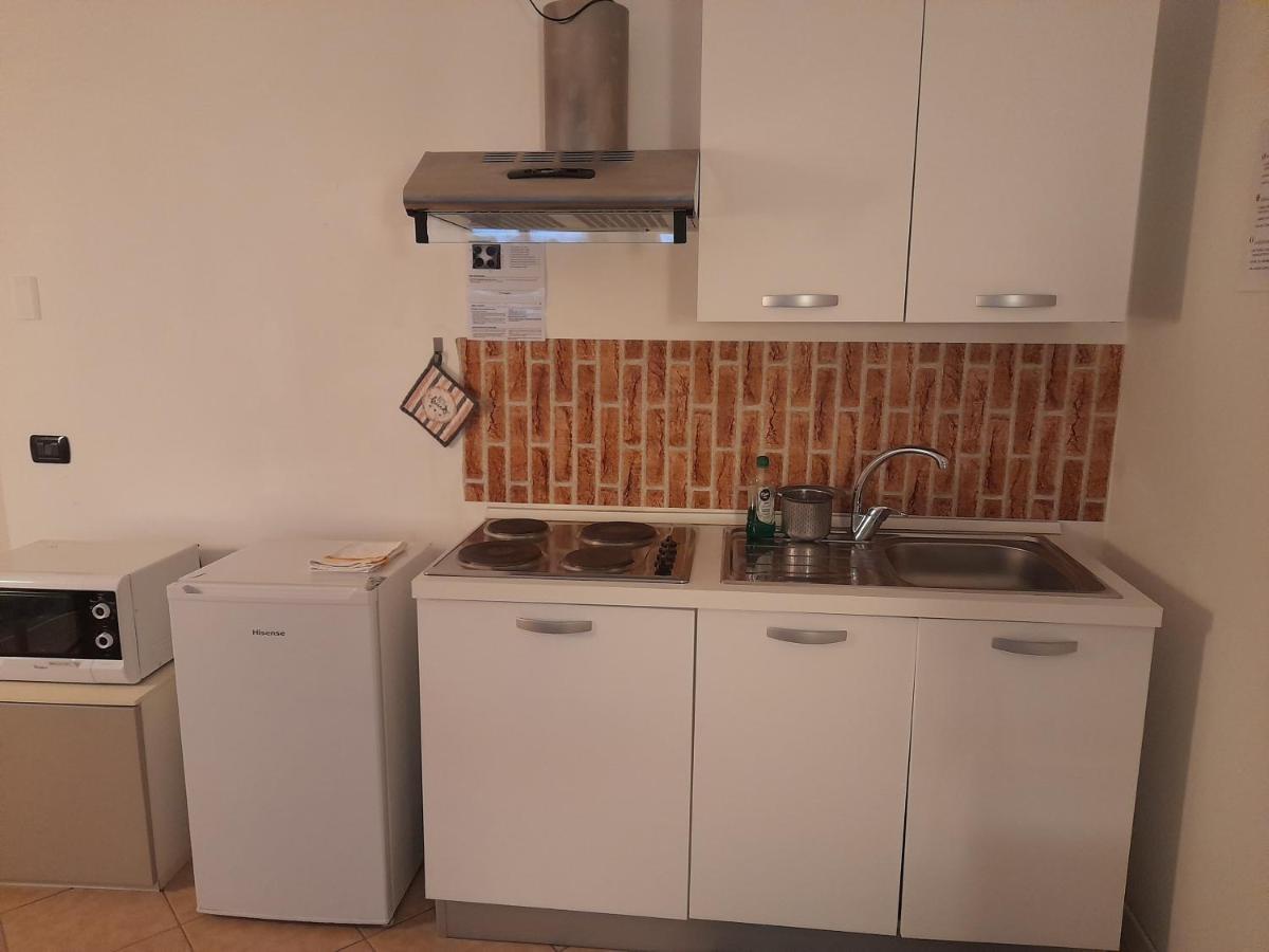A Casa Di Sole Apartment Arese Bagian luar foto