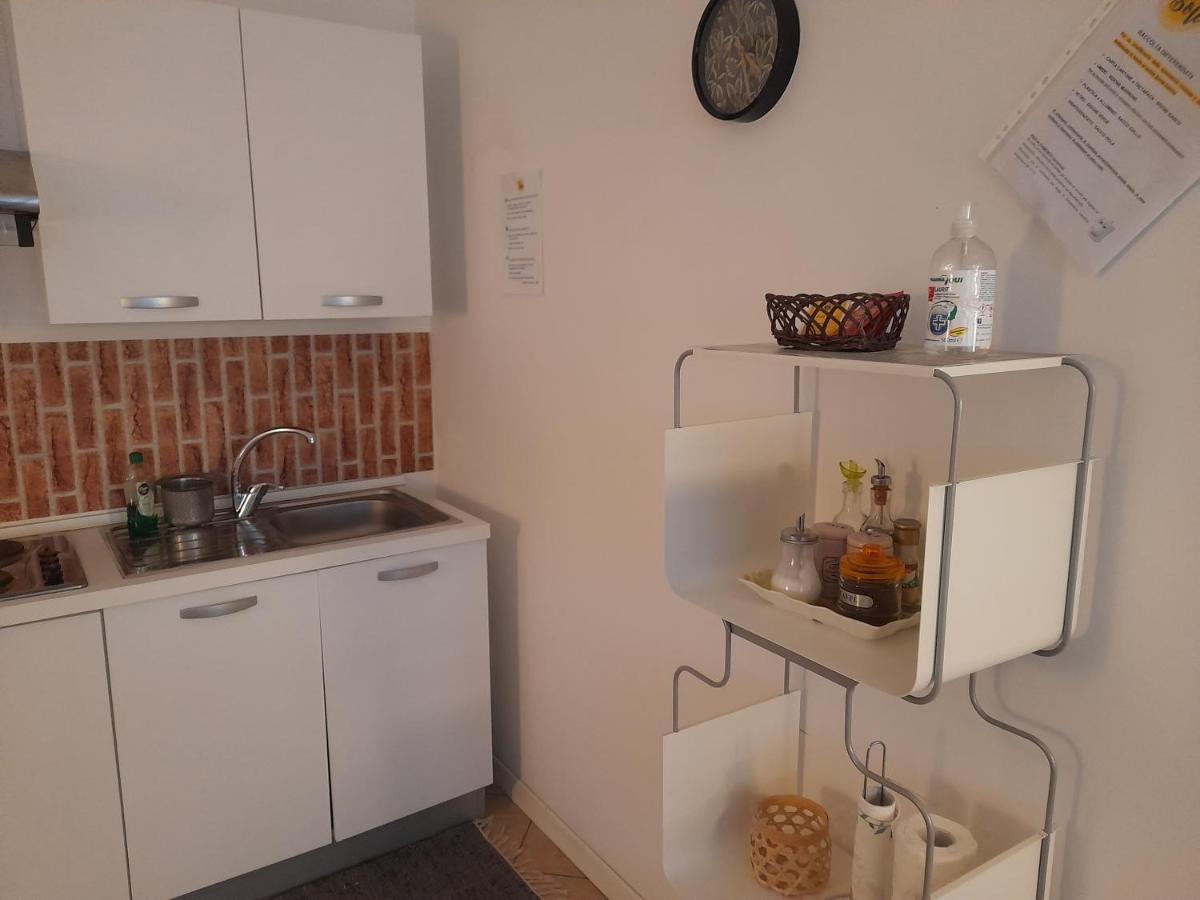 A Casa Di Sole Apartment Arese Bagian luar foto