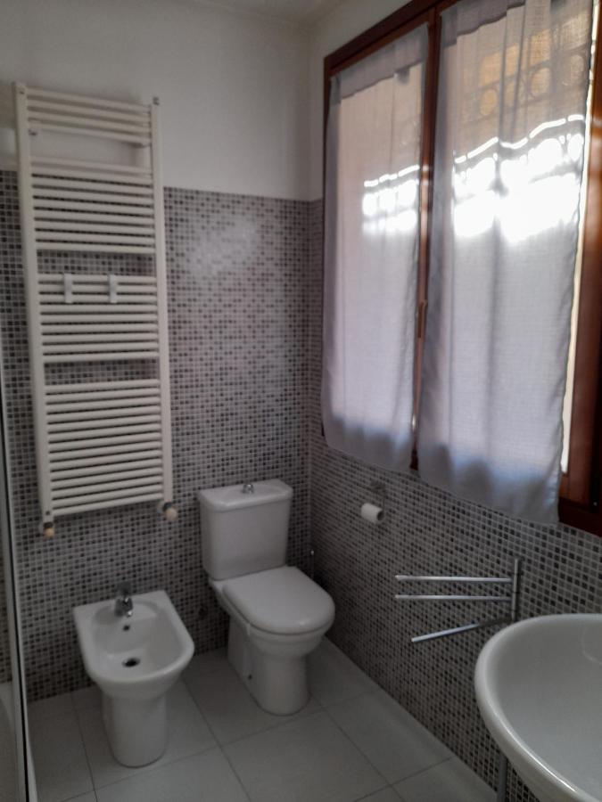 A Casa Di Sole Apartment Arese Bagian luar foto